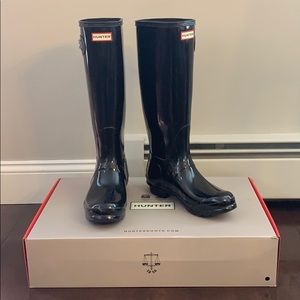 Hunter Women’s Original Tall Gloss Rain Boots
